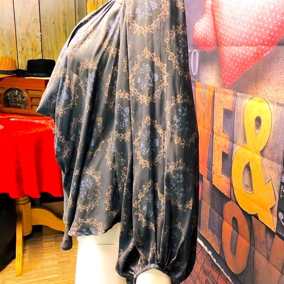 “FREE PEOPLE Drastic DEEP V NECK BLOUSE - Picture 11 of 16